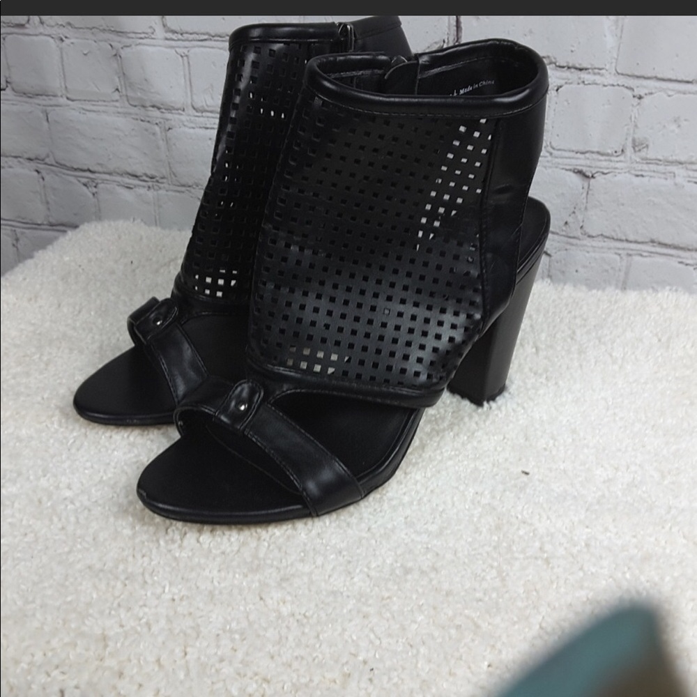 Mercer black heeled sandal